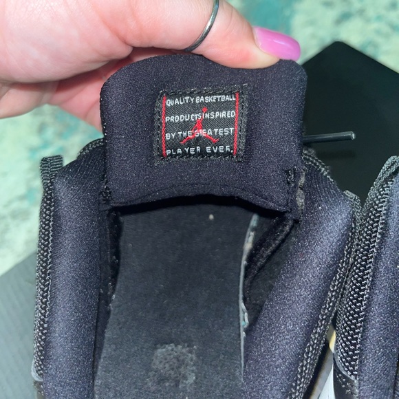 Nike Jordan 11 - Picture 2 of 9